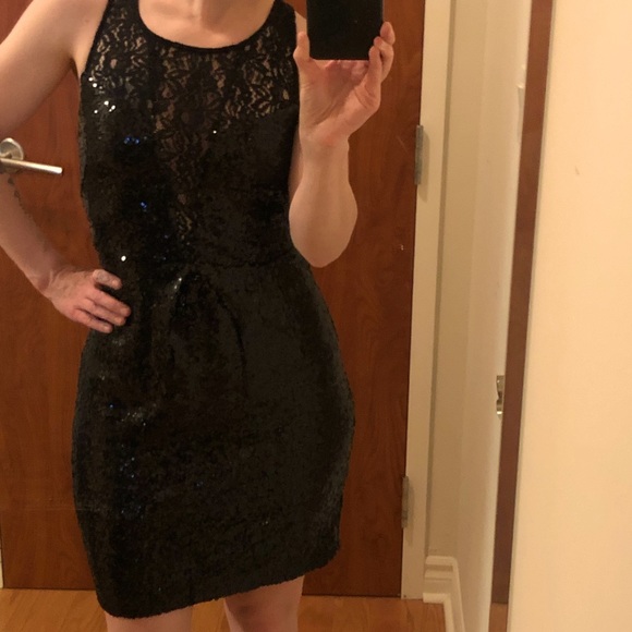 Cocktail sparkle dress with deep lacy V - Picture 4 of 10